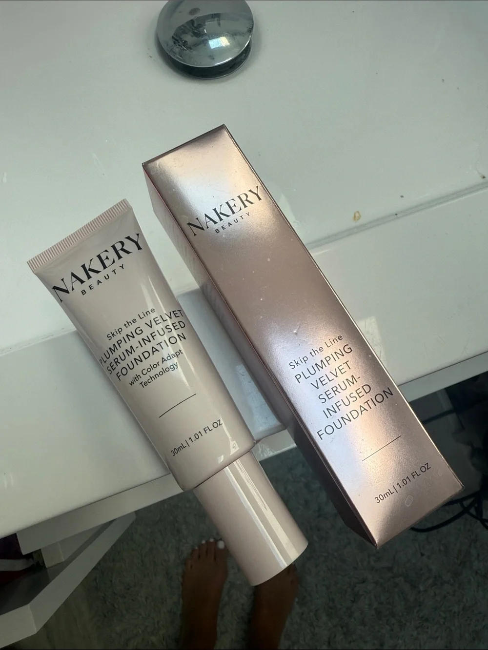NEW LIGHT Nakery Beauty Plumping Velvet Serum Infused Foundation